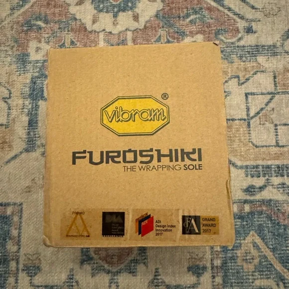 Vibram Womens Furoshiki The Wrapping Sole Size 8 in Olive